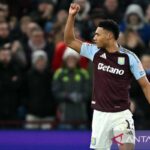 Villa hancurkan Southampton, Klub sepak bola Klub sepak bola Everton bungkam Nottingham