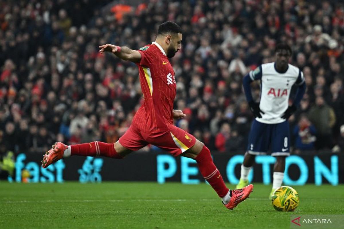 Arne Slot sebut kontrak baru Salah beri suasana positif untuk Liverpool